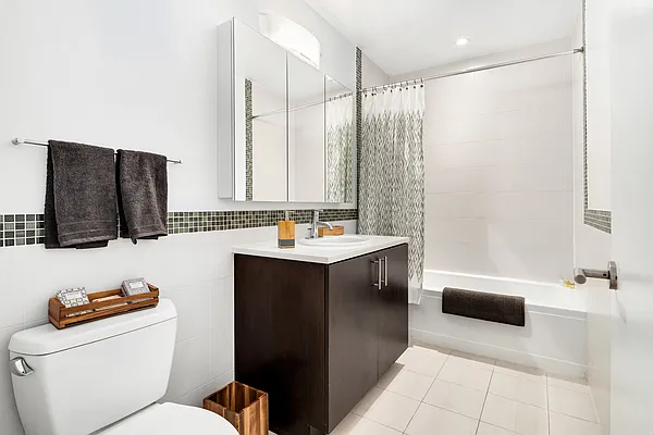 Rented by Compass | media 72