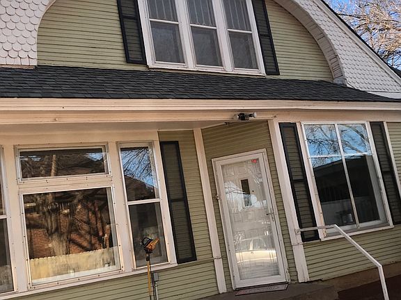 2nd image of 809 W Broadway Ave