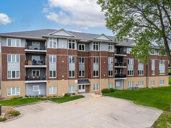 1092 Walnut Ave Unit 221, Riverside, IA 52327