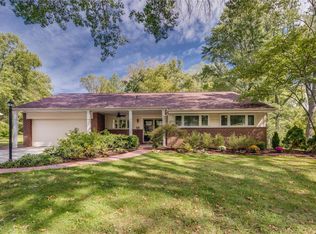 14 Vicksburg Cir, Saint Louis, MO 63123