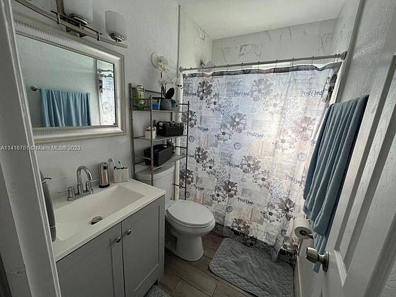 4th image of 59 E 10th St #1
