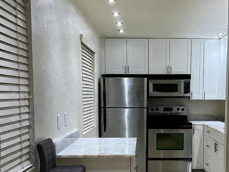 Kitchen Upgraded Quarts countertops.