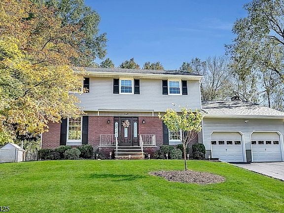2nd image of 8 Cedar Ln