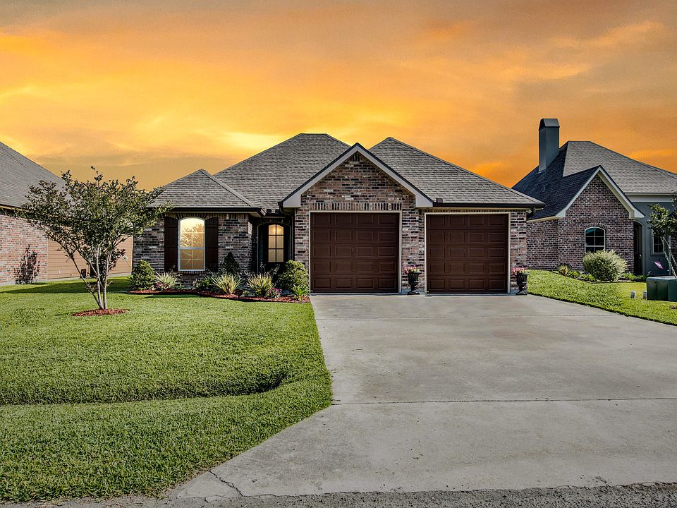 1st image of 103 Spanish Oak Dr