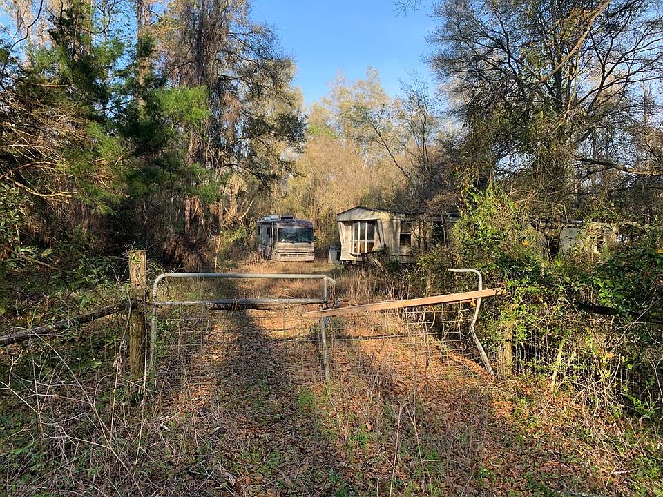 1st image of 776 NE 558th St