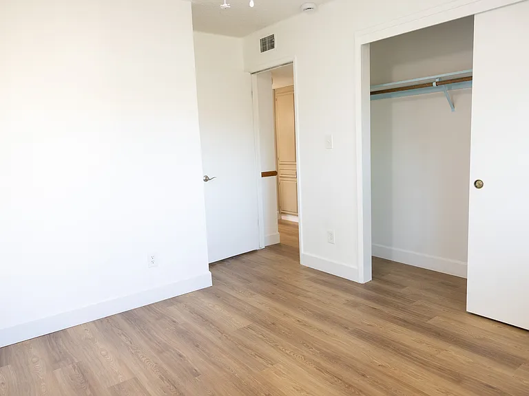 4709 Pinecastle Ave — Photo 18