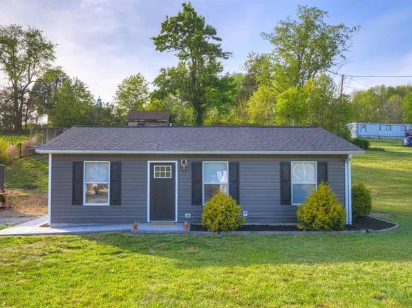 134 Sinking Creek Rd, Pembroke, VA 24136