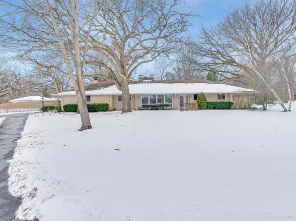 3273 Merrimac Ln, Long Grove, IL 60047