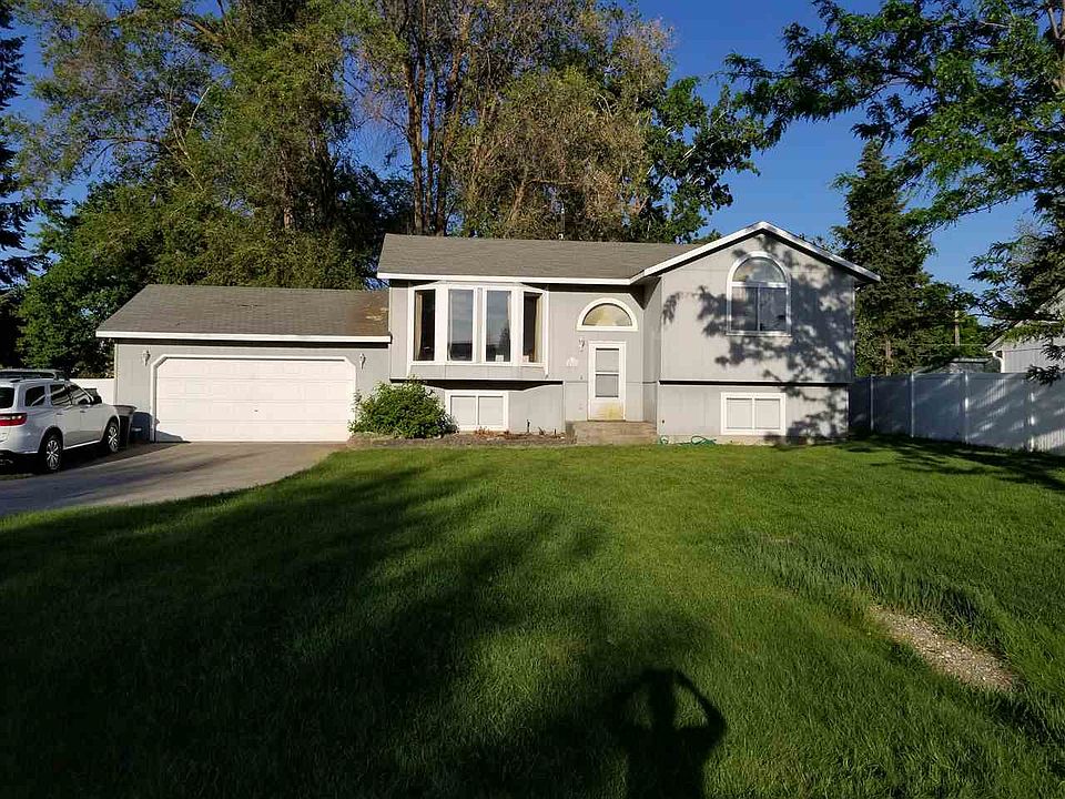 1st image of 216 N Morrow Ln