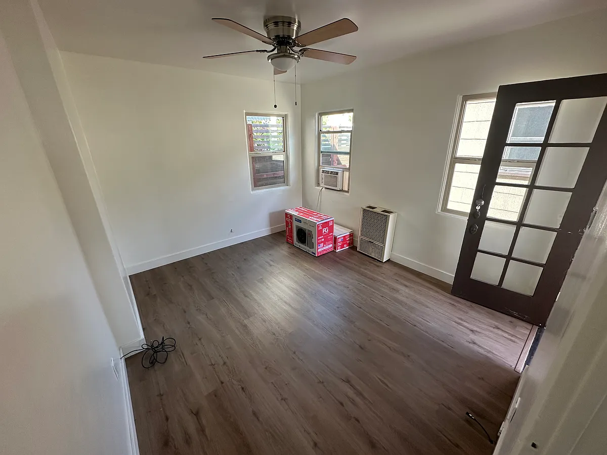 Building Photo - 4361-67 Kansas St #4367