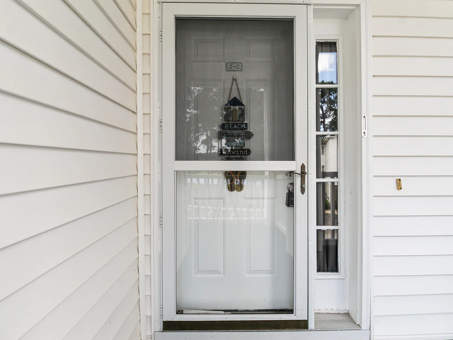 2 bed, 1062 sqft, $1,900 — Photo 3