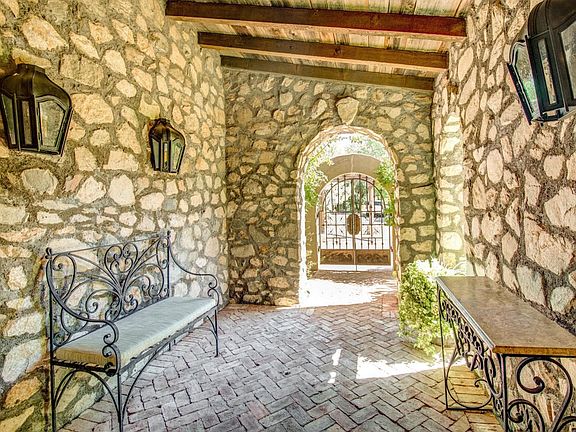 Front Entranceway