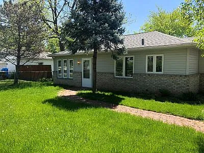 4222 S Fairview Dr photo 1