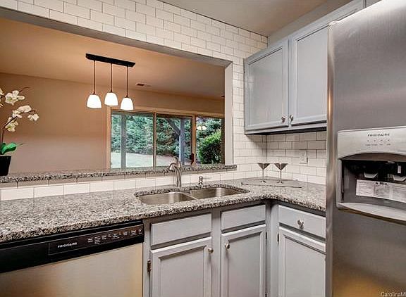 5th image of 9204 Kings Canyon Dr