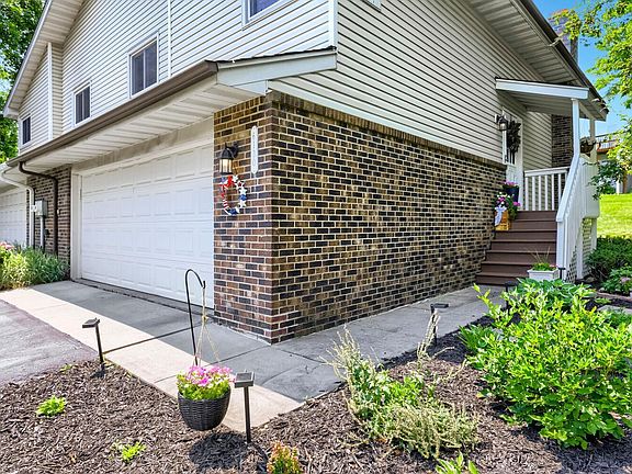 2nd image of 6130 Creek View Trl