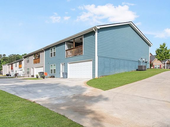 3rd image of 6170 Garden Cir
