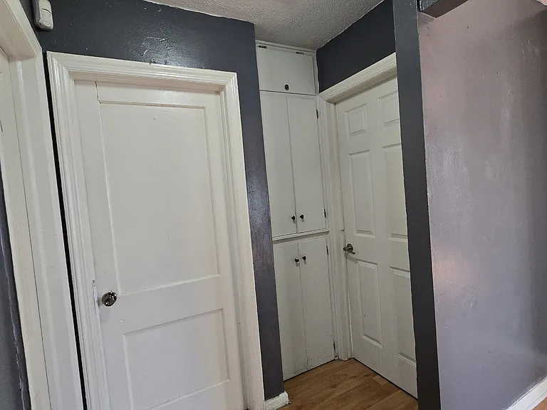 1332 N Erie St — Photo 3