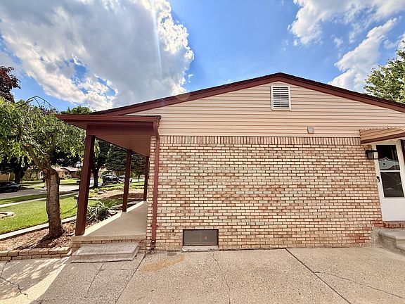 3rd image of 11849 Ontario Dr