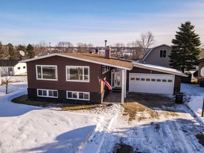 1136 6th Ave NE, Valley City, ND, 58072