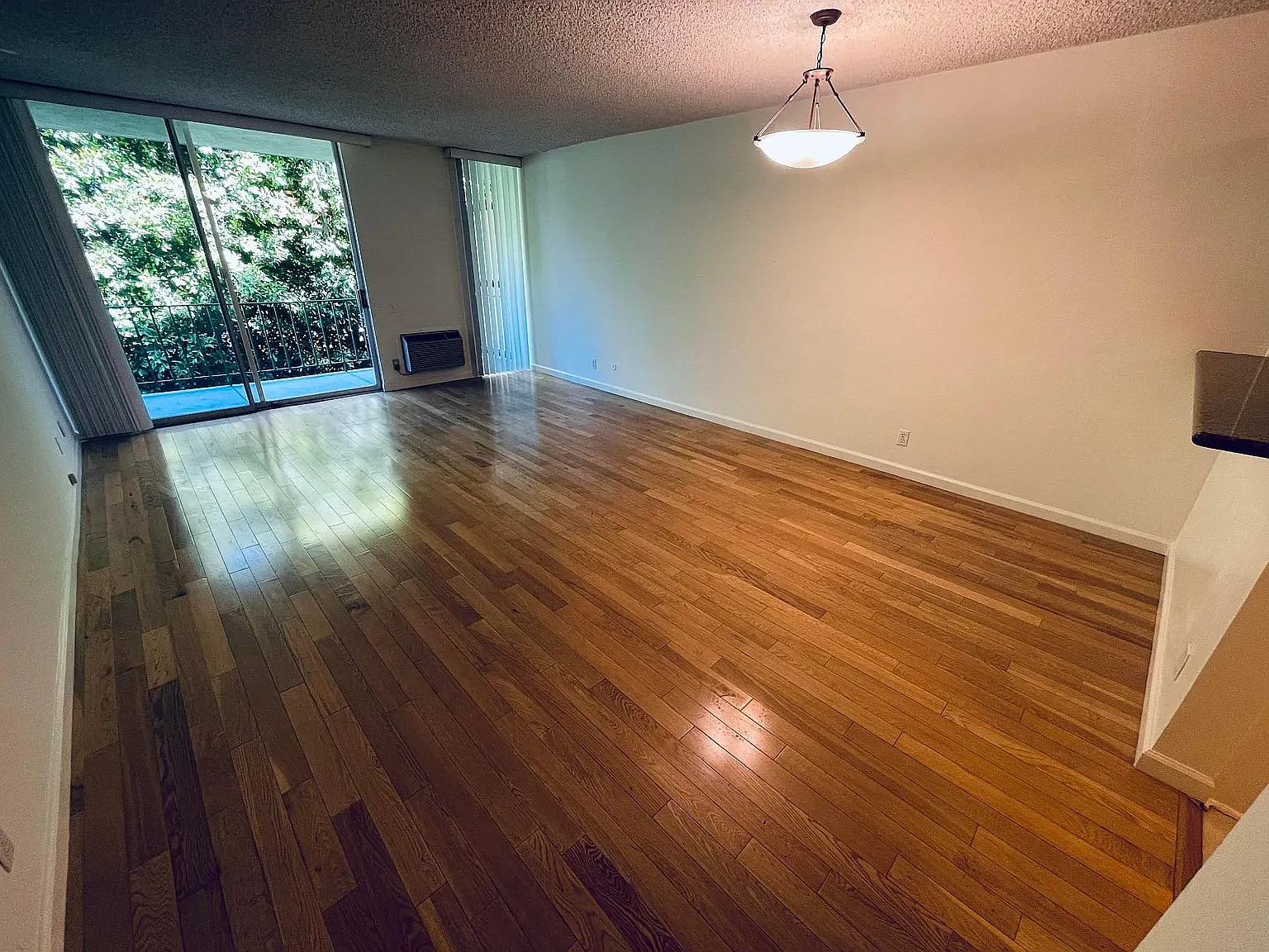 1 bed, 850 sqft, $2,495 — Photo 2