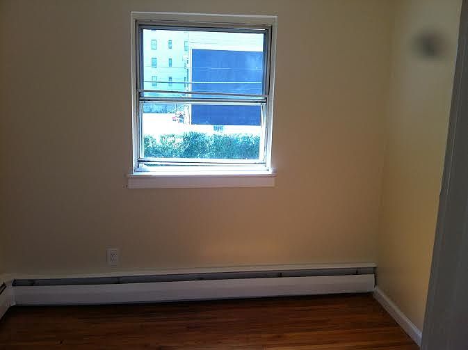 2nd image of 4747 Carpenter Ave