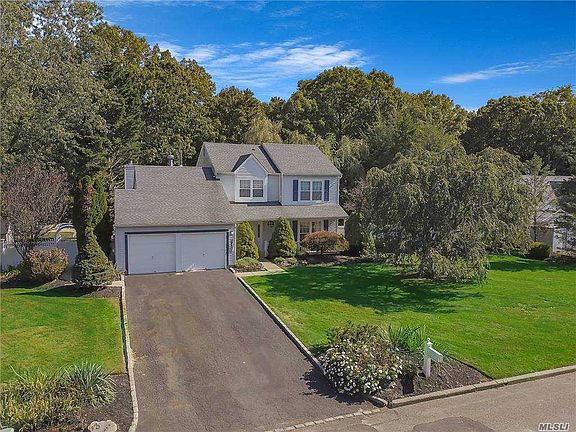 2nd image of 3 Samantha Dr