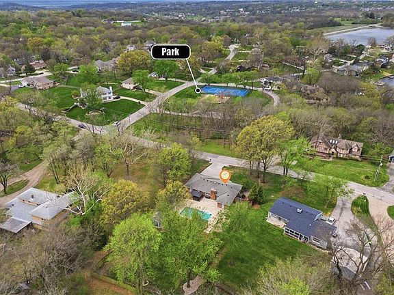 4th image of 7401 NW Eastside Dr