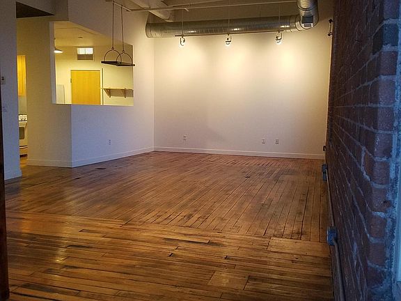 4th image of 302 Pearl St Unit 201