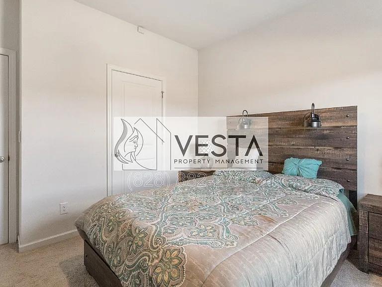 240 Ridgeview Ln — Photo 17