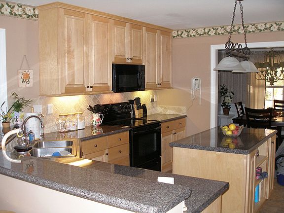 Large Kitchen with Island