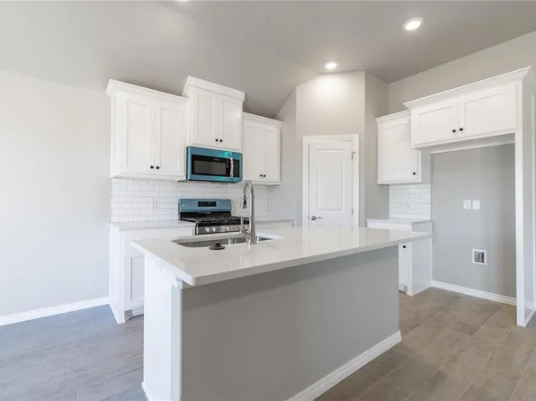 10336 SW 55th Ter, Mustang, OK 73064