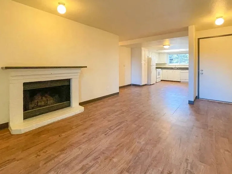 Sandpiper Apts. — Photo 13