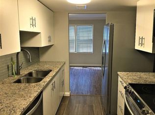 8853 Long Beach Cir, Sandy Springs, GA 30350