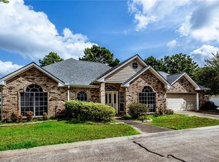 1612 Durham Dr, Huntsville, TX 77340