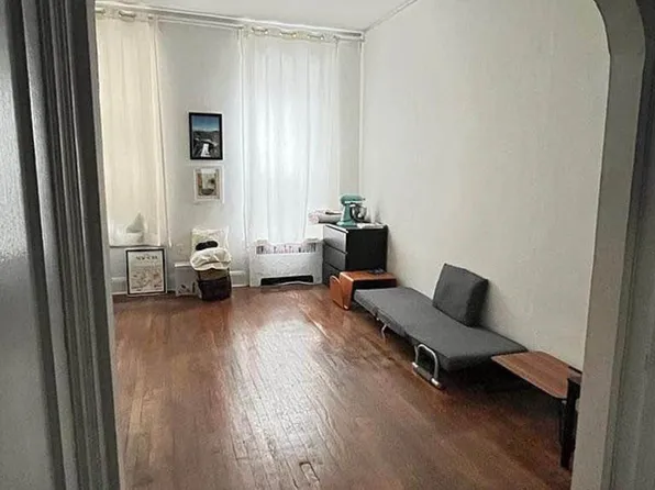 339 East 85th Street image 1 of 5