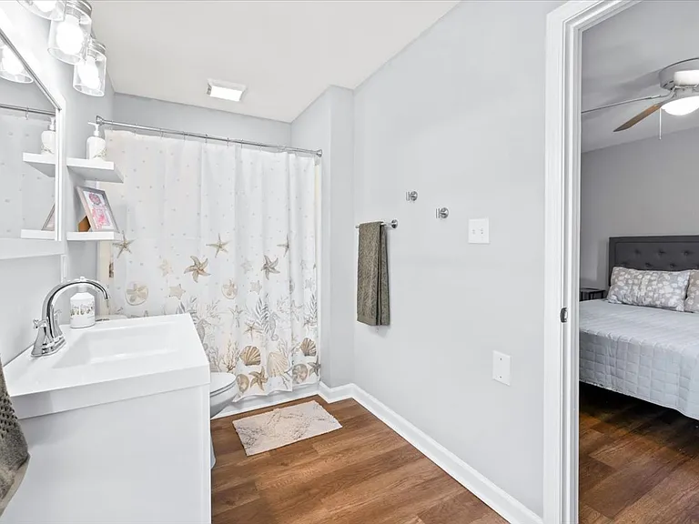 41 Lawton Ave — Photo 8