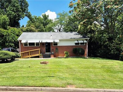 2217 Douglas Hill Dr, Winston Salem, NC, 27105