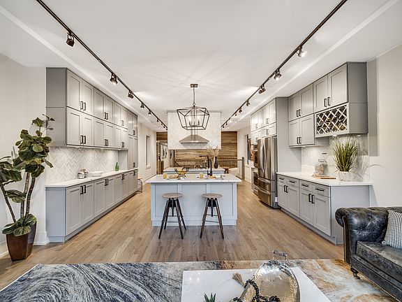 5th image of 6523 S Minerva Ave #1