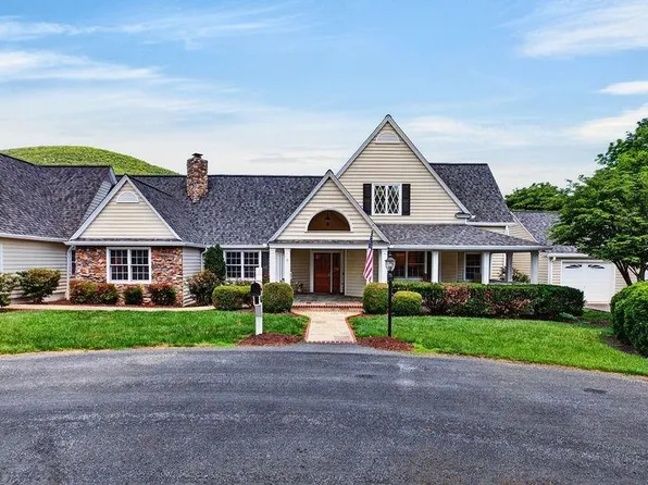 137 Saddle Ridge Ln, Nellysford, VA 22958