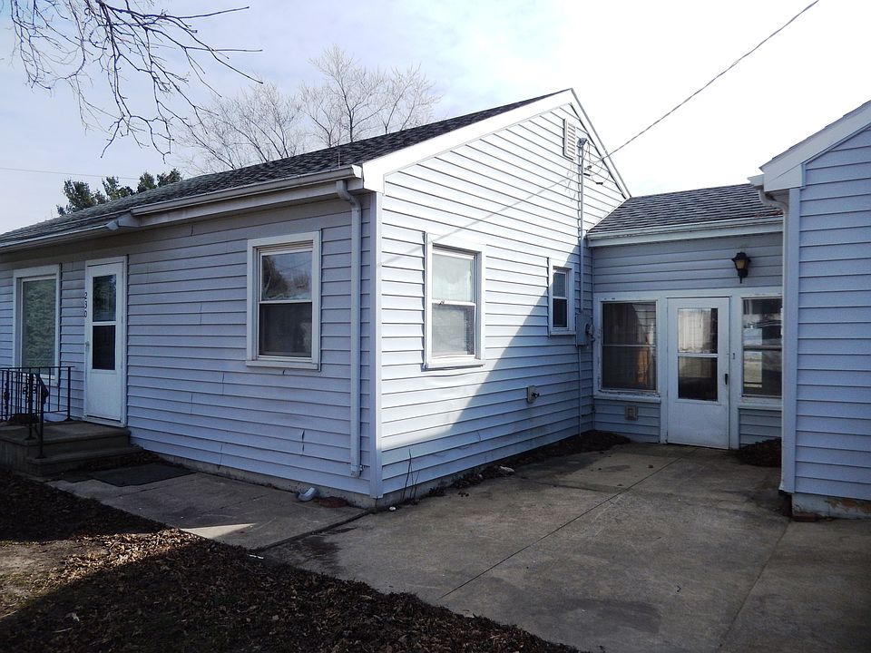 1st image of 230 Cass St N