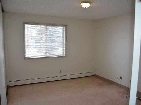 4th image of 432 Huntsville Cres NW #209