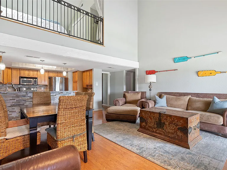 287 S Venture Blvd — Photo 11