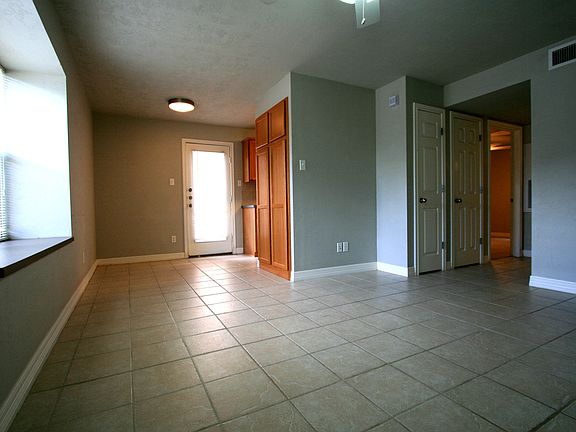 2nd image of 704 Gaytha Cir #704B