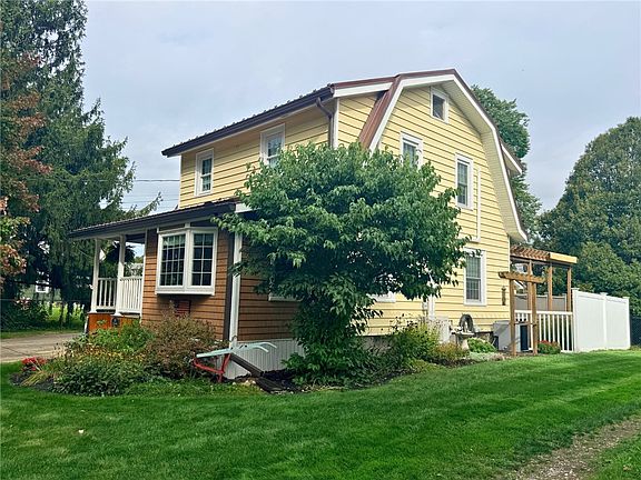 2nd image of 114 Wilbur St