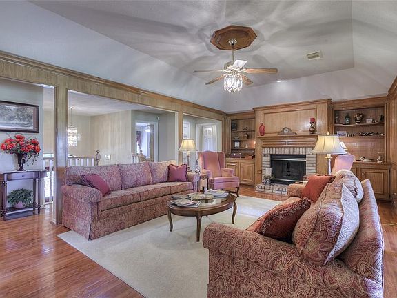 4th image of 1432 Green Briar Dr
