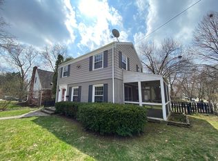 1025 Kenesaw Dr SE, East Grand Rapids, MI 49506