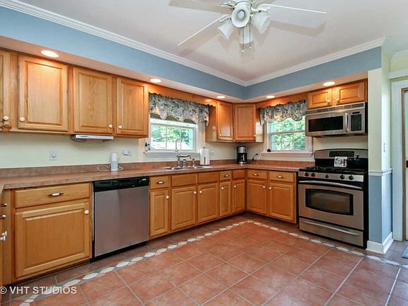 4th image of 9718 S McVicker Ave