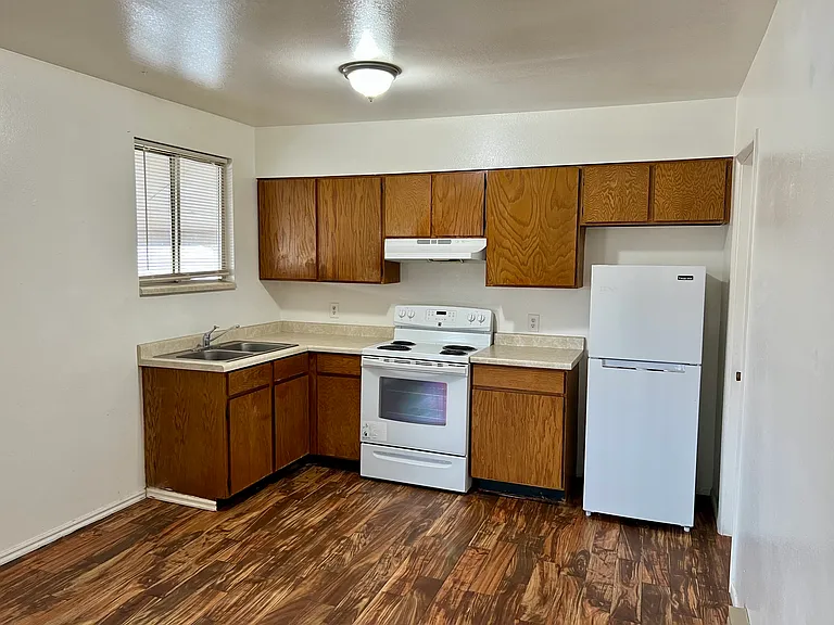 519 Camp St #9 — Photo 5