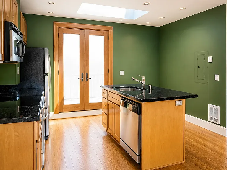 5427 Ballard Ave NW #4 — Photo 8