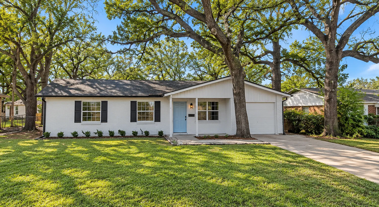 3 bed, 1.5 bath, 924 sqft, $2,050 — Photo 1